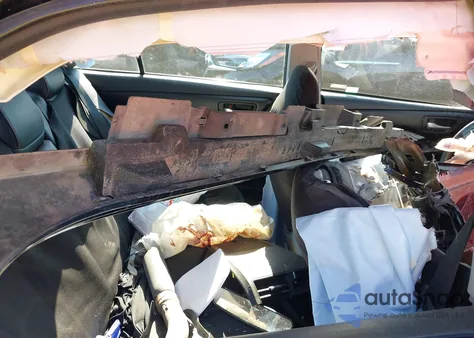 2015 Toyota Camry Se z USA, uszkodzony, nr VIN 4T1BF1FK1FU066334